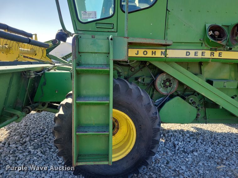 image for item DN3607 1978 John Deere 4400 combine