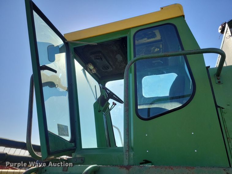 image for item DN3607 1978 John Deere 4400 combine