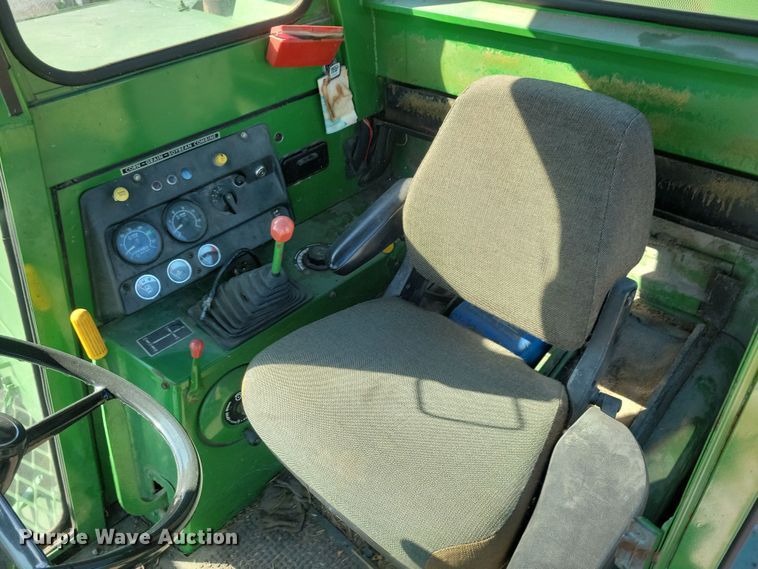 image for item DN3607 1978 John Deere 4400 combine