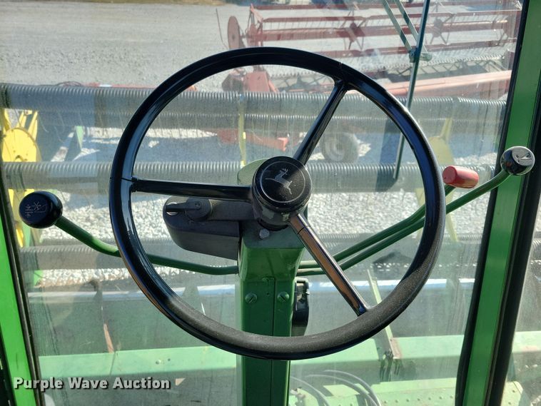 image for item DN3607 1978 John Deere 4400 combine