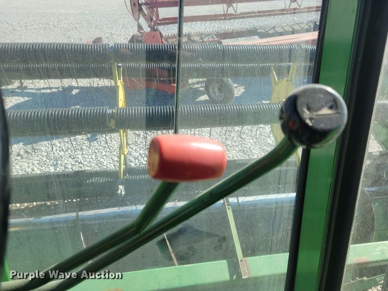 image for item DN3607 1978 John Deere 4400 combine