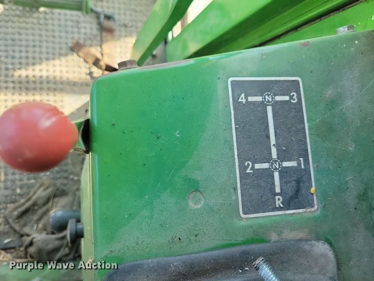 image for item DN3607 1978 John Deere 4400 combine