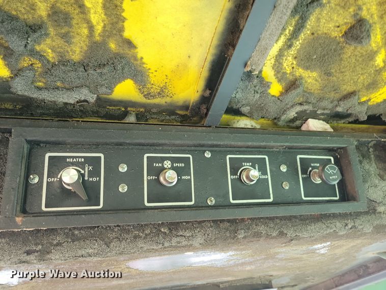 image for item DN3607 1978 John Deere 4400 combine