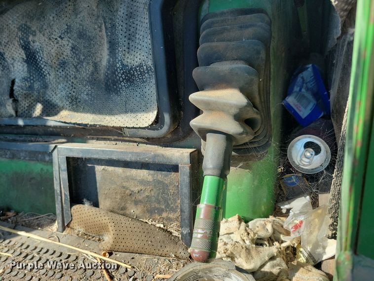 image for item DN3607 1978 John Deere 4400 combine