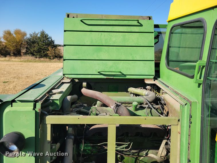 image for item DN3607 1978 John Deere 4400 combine