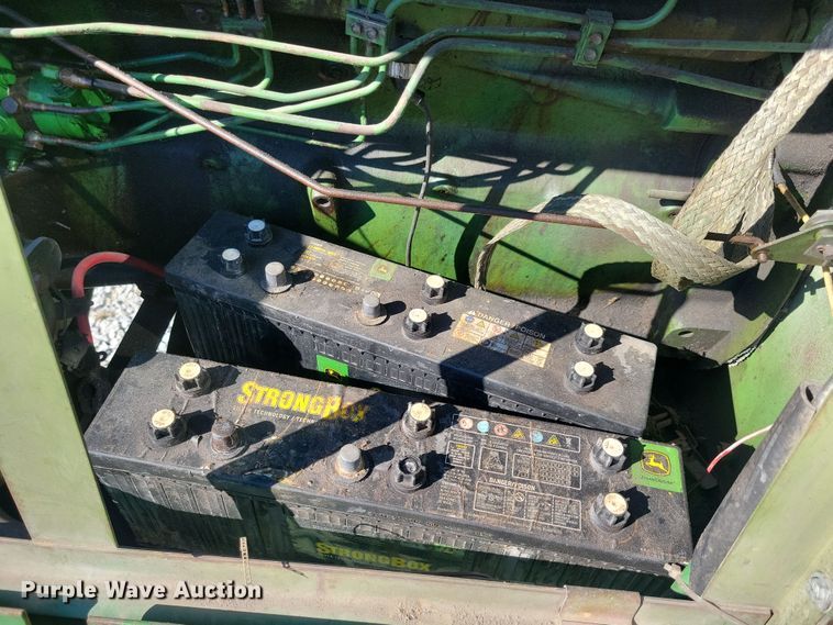 image for item DN3607 1978 John Deere 4400 combine