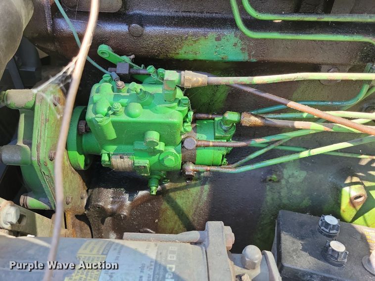 image for item DN3607 1978 John Deere 4400 combine