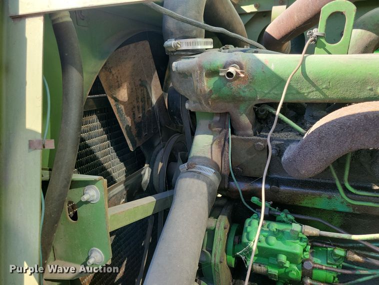 image for item DN3607 1978 John Deere 4400 combine