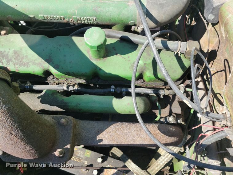 image for item DN3607 1978 John Deere 4400 combine