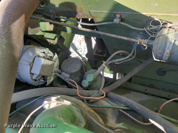 image for item DN3607 1978 John Deere 4400 combine