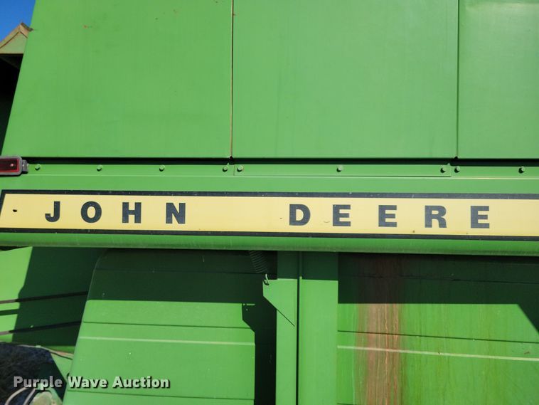 image for item DN3607 1978 John Deere 4400 combine