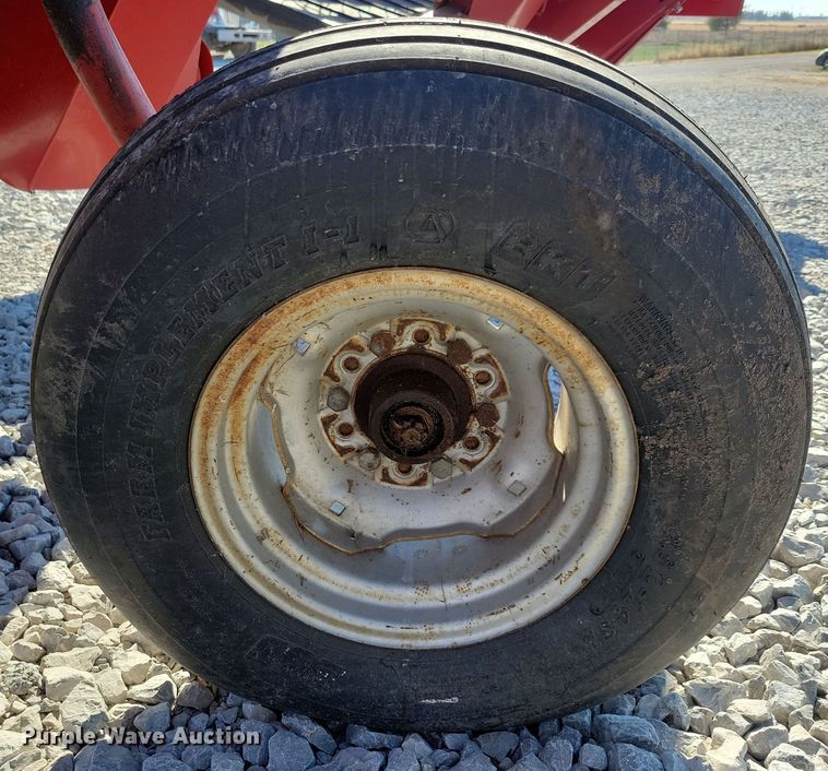 image for item DN3608 1992 Case IH 8210 swather / windrower