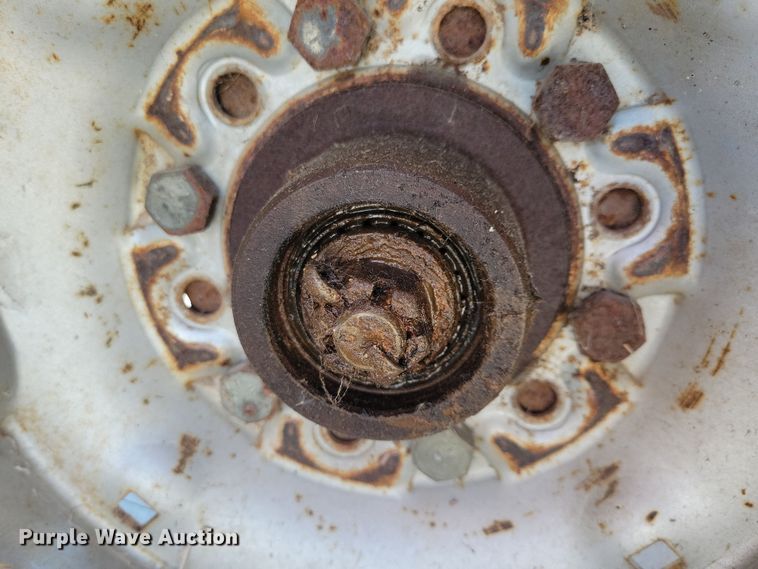 image for item DN3608 1992 Case IH 8210 swather / windrower