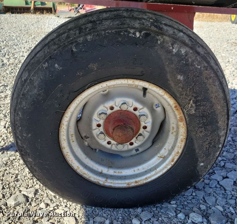 image for item DN3608 1992 Case IH 8210 swather / windrower