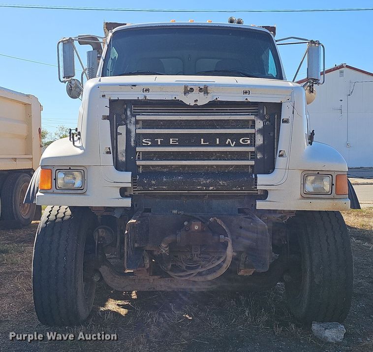 image for item DO5483 2006 Sterling LT9500 dump truck