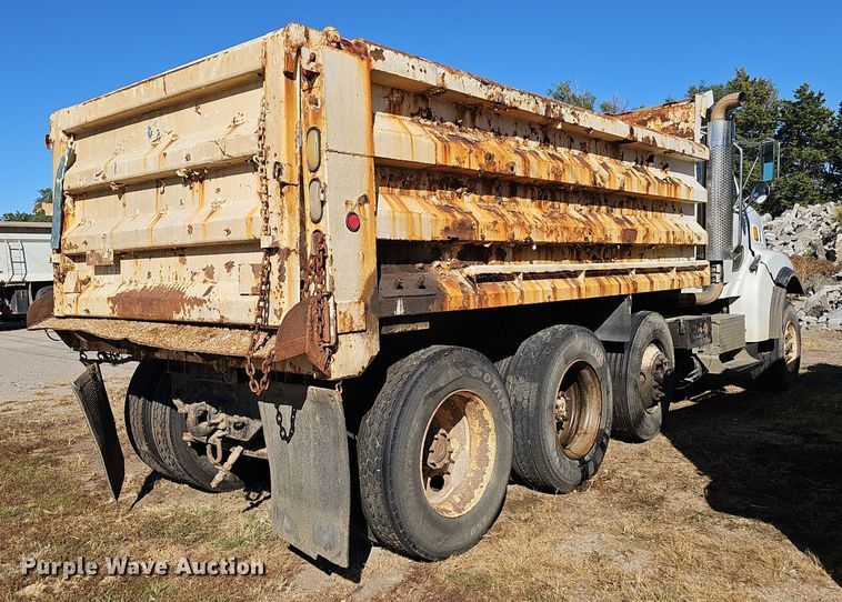image for item DO5483 2006 Sterling LT9500 dump truck