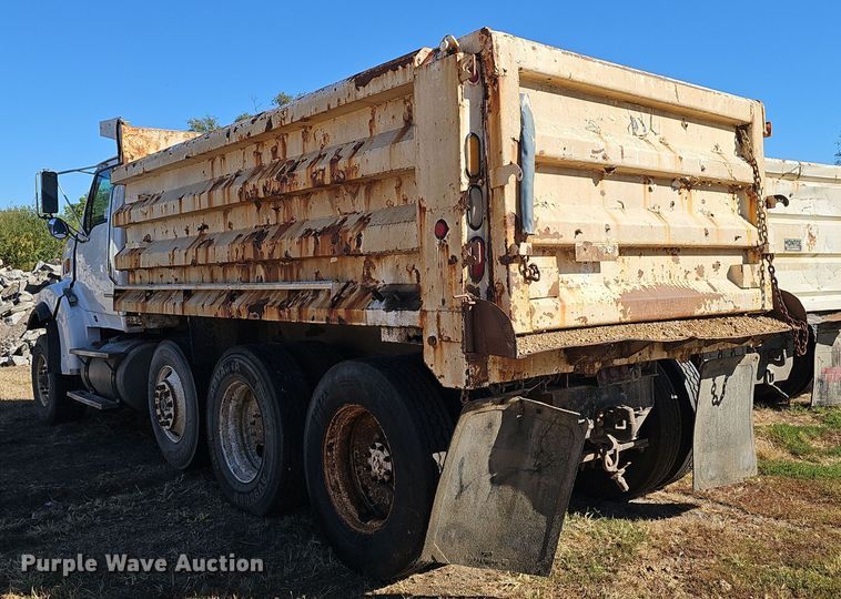 image for item DO5483 2006 Sterling LT9500 dump truck