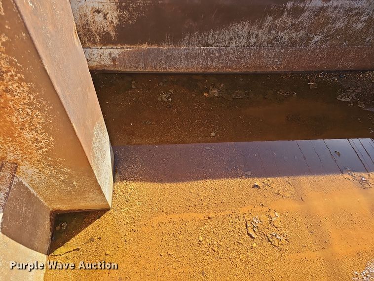 image for item DO5483 2006 Sterling LT9500 dump truck