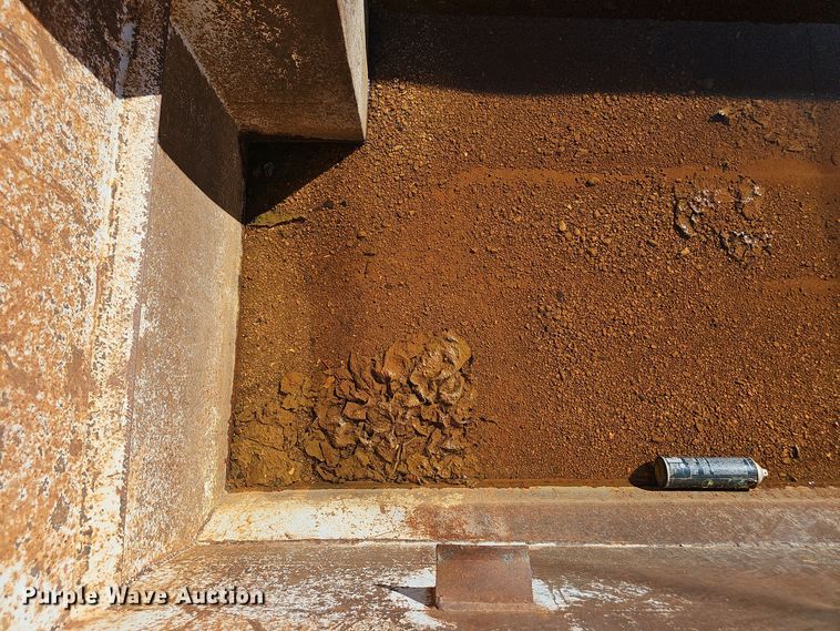 image for item DO5483 2006 Sterling LT9500 dump truck