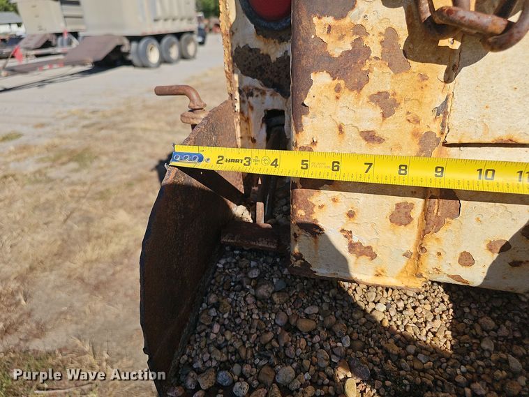 image for item DO5483 2006 Sterling LT9500 dump truck