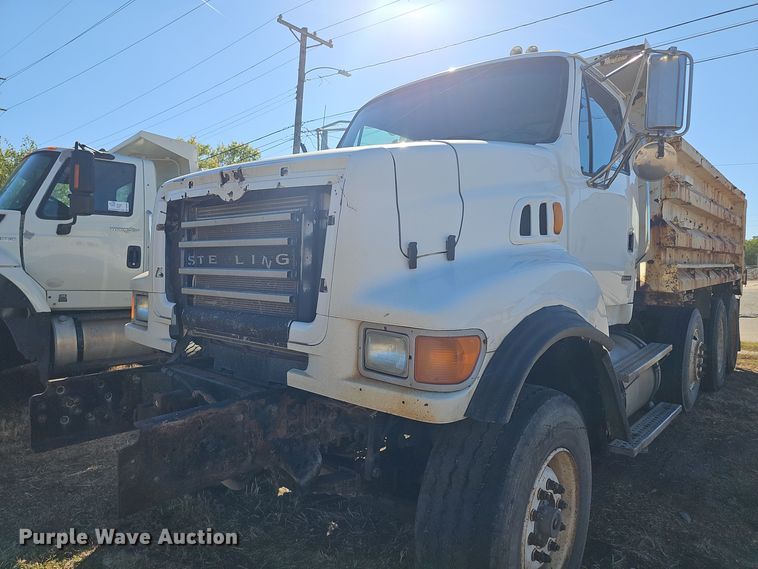image for item DO5483 2006 Sterling LT9500 dump truck