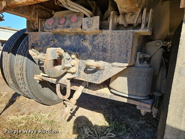 image for item DO5483 2006 Sterling LT9500 dump truck