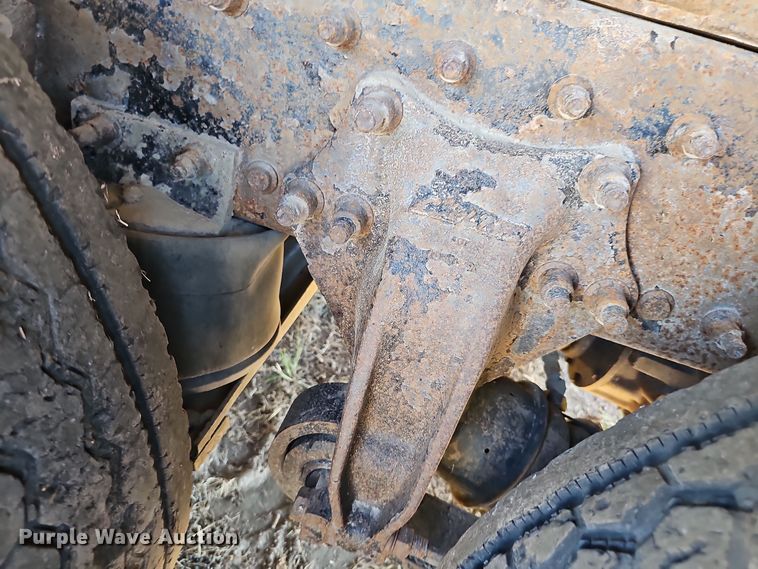 image for item DO5483 2006 Sterling LT9500 dump truck