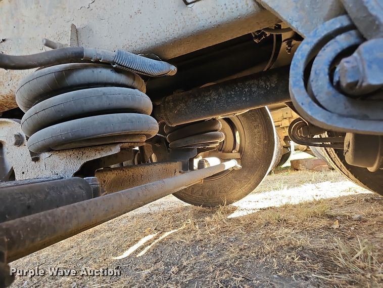 image for item DO5483 2006 Sterling LT9500 dump truck