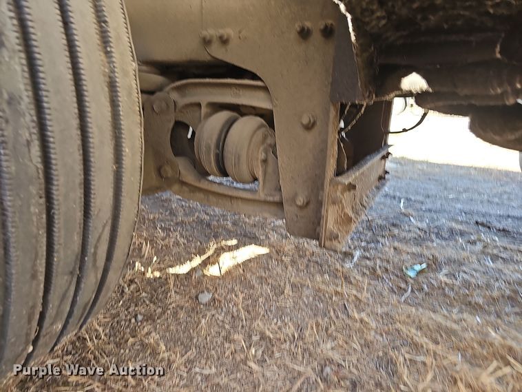 image for item DO5483 2006 Sterling LT9500 dump truck