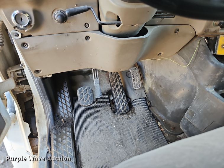 image for item DO5483 2006 Sterling LT9500 dump truck