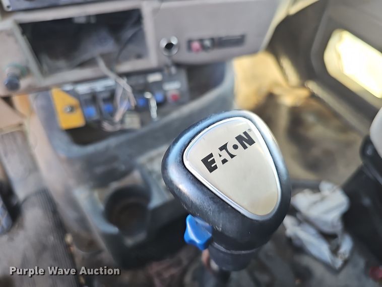 image for item DO5483 2006 Sterling LT9500 dump truck