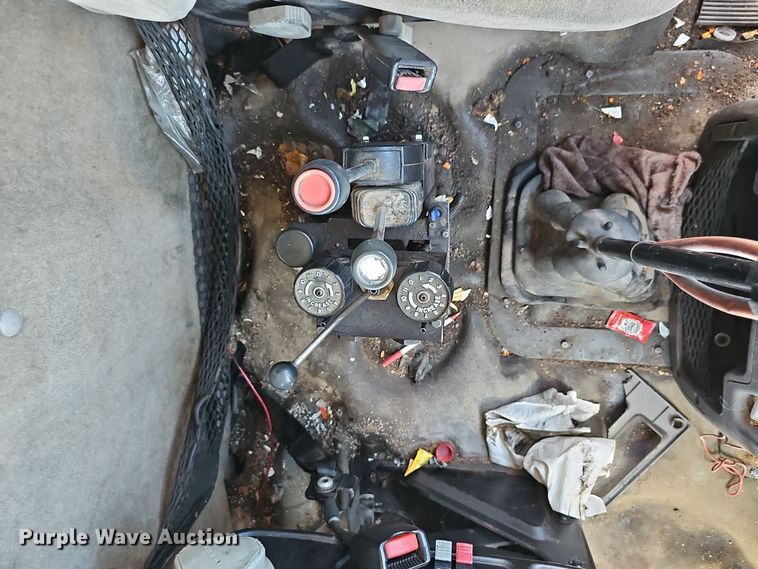 image for item DO5483 2006 Sterling LT9500 dump truck