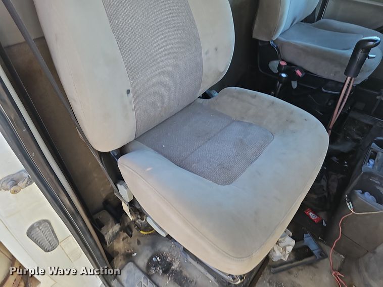 image for item DO5483 2006 Sterling LT9500 dump truck