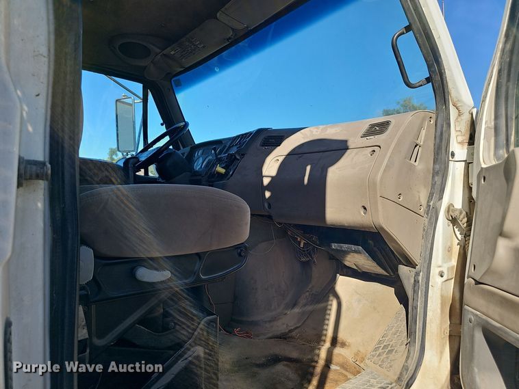 image for item DO5483 2006 Sterling LT9500 dump truck