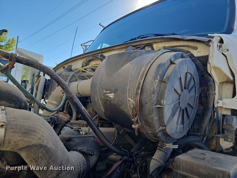 image for item DO5483 2006 Sterling LT9500 dump truck