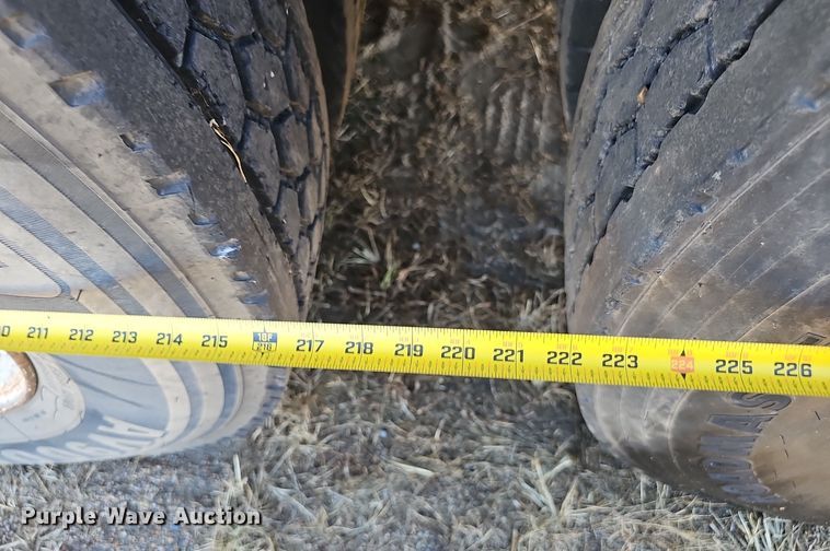 image for item DO5483 2006 Sterling LT9500 dump truck