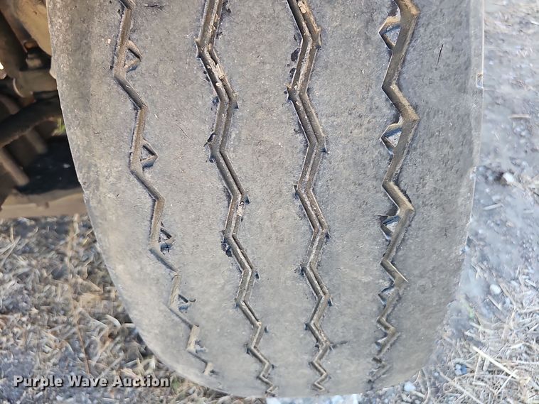 image for item DO5483 2006 Sterling LT9500 dump truck