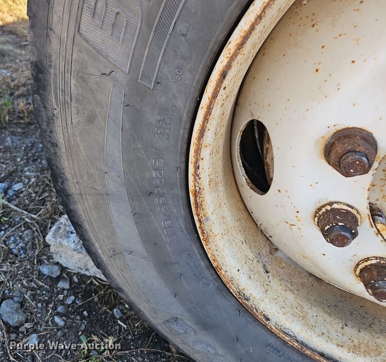 image for item DO5483 2006 Sterling LT9500 dump truck