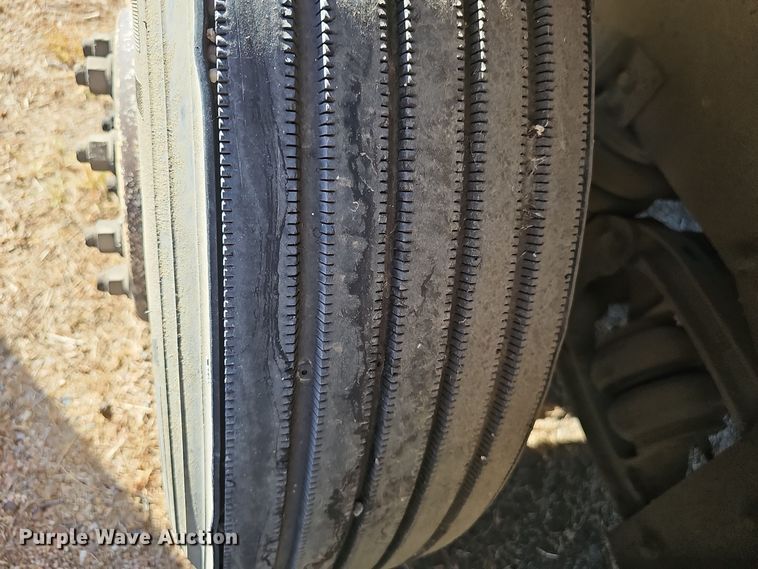 image for item DO5483 2006 Sterling LT9500 dump truck