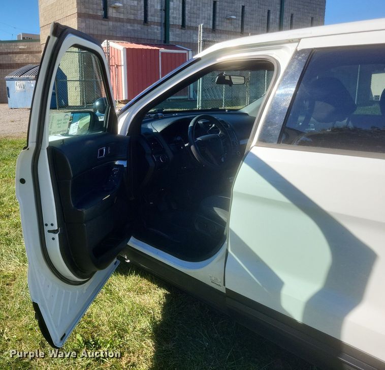 image for item DQ3722 2017 Ford Explorer Police Interceptor  SUV