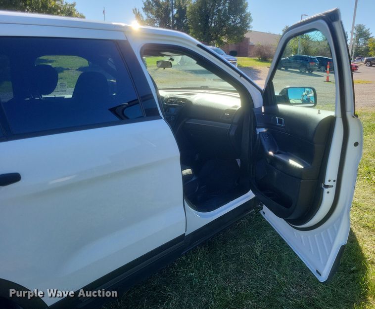 image for item DQ3722 2017 Ford Explorer Police Interceptor  SUV