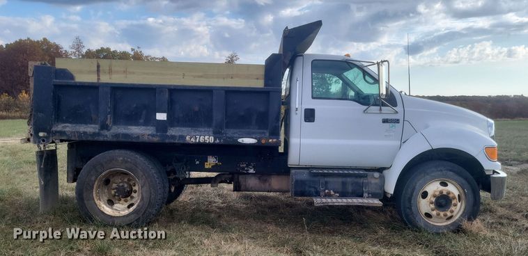 image for item DQ3737 2006 Ford  F650 Super Duty XL  dump truck