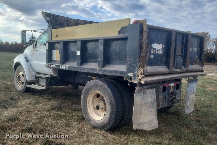 image for item DQ3737 2006 Ford  F650 Super Duty XL  dump truck