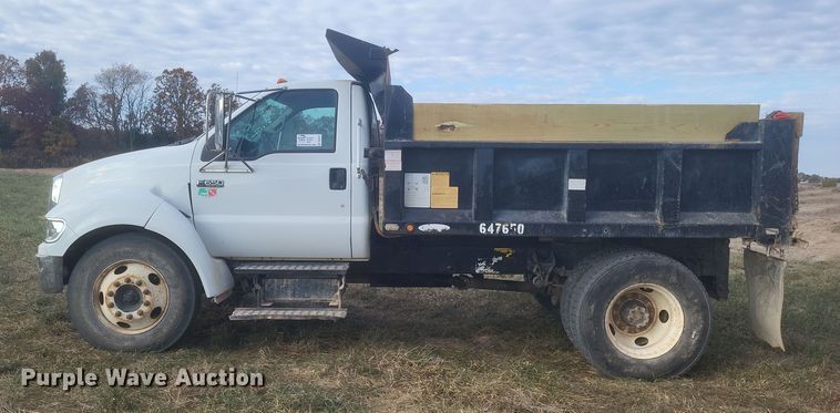 image for item DQ3737 2006 Ford  F650 Super Duty XL  dump truck