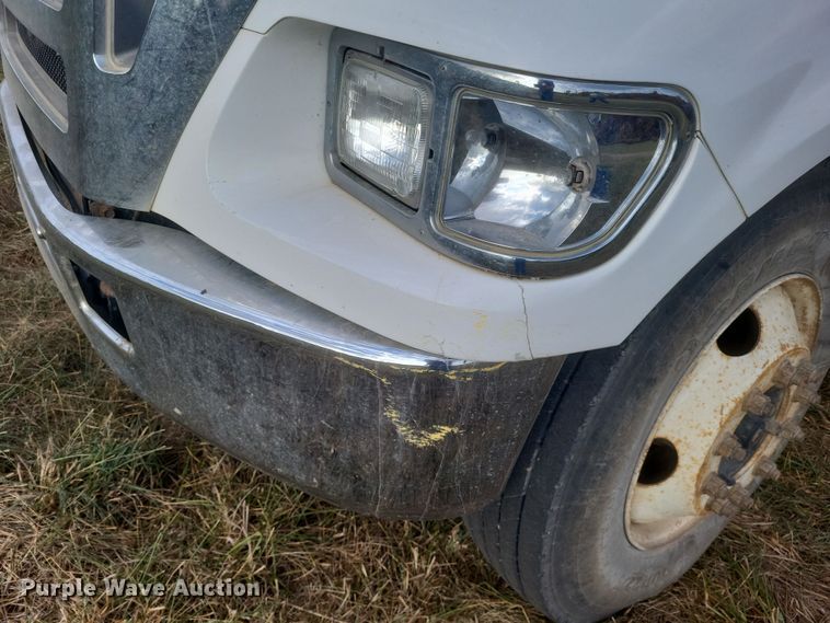 image for item DQ3737 2006 Ford  F650 Super Duty XL  dump truck