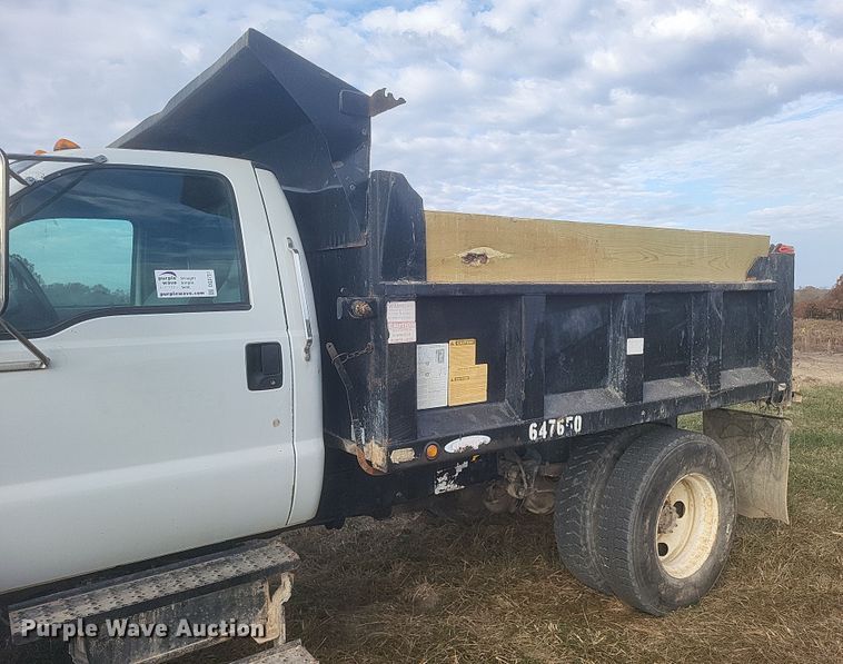 image for item DQ3737 2006 Ford  F650 Super Duty XL  dump truck