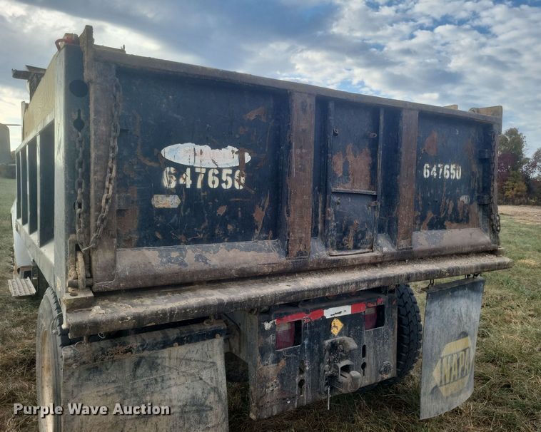 image for item DQ3737 2006 Ford  F650 Super Duty XL  dump truck