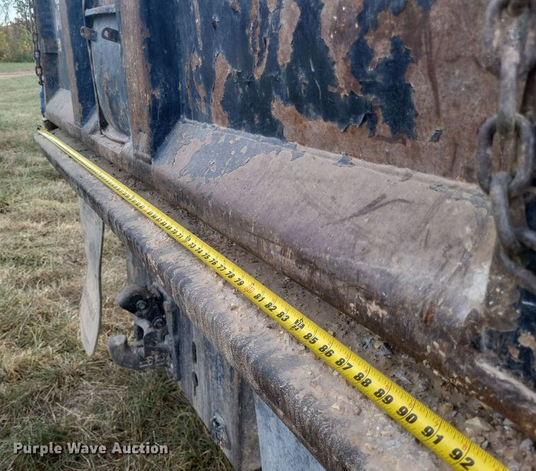 image for item DQ3737 2006 Ford  F650 Super Duty XL  dump truck