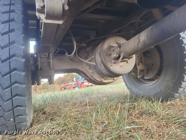 image for item DQ3737 2006 Ford  F650 Super Duty XL  dump truck