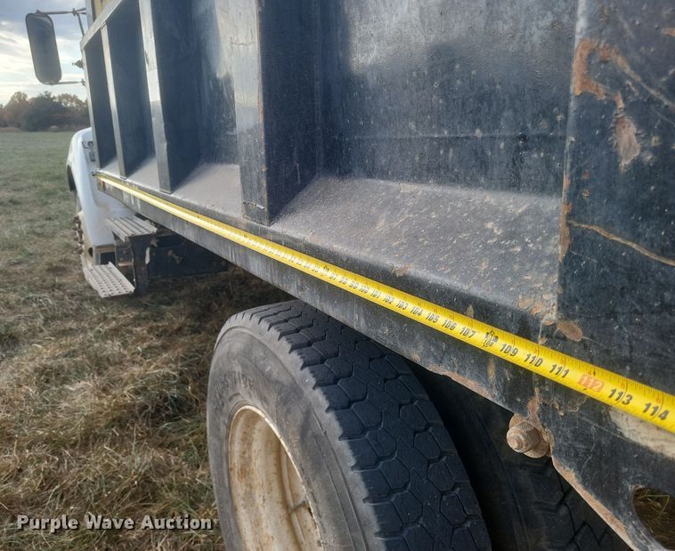 image for item DQ3737 2006 Ford  F650 Super Duty XL  dump truck